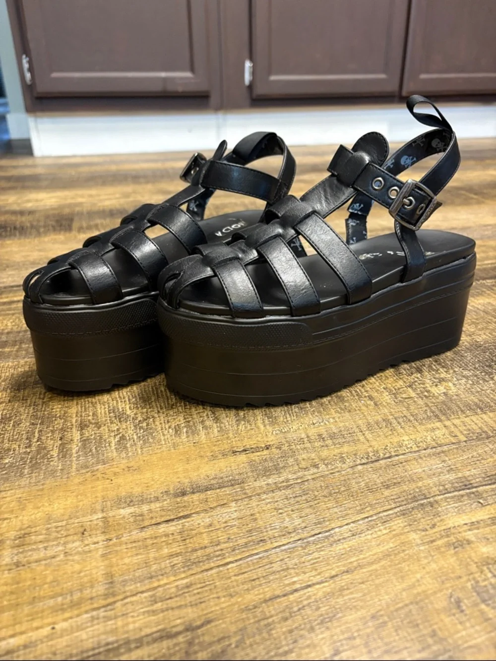 LAMODA Platform Sandals